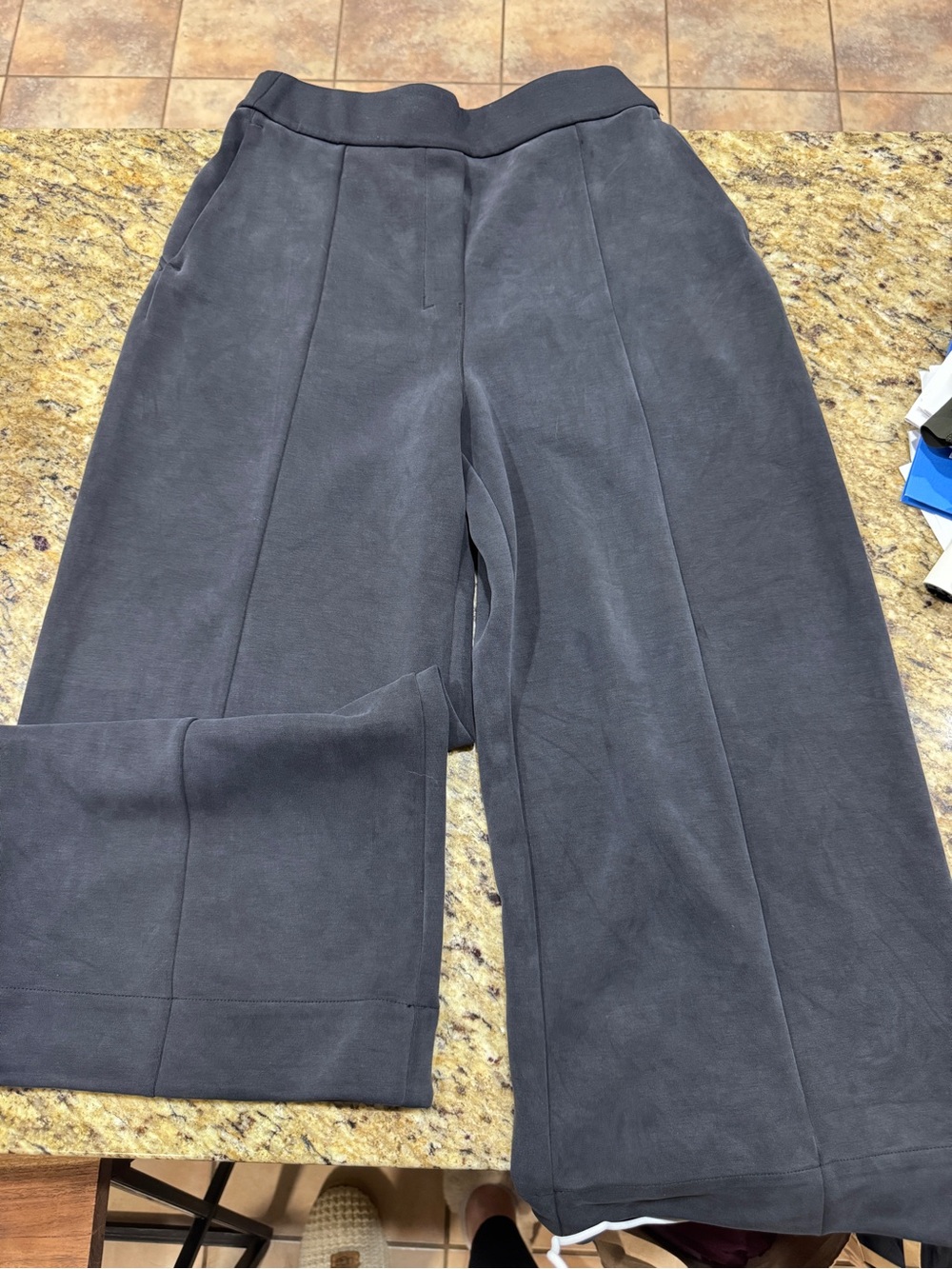 Lululemon Soft Stream wide leg crop